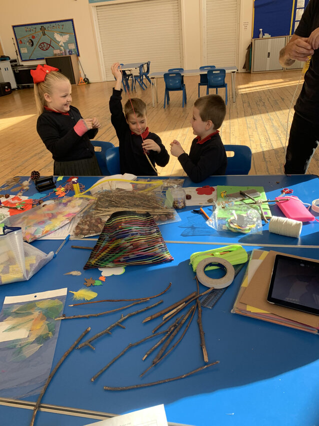 Image of Class 2 Children and Parents 'Nature Detectives' Session 